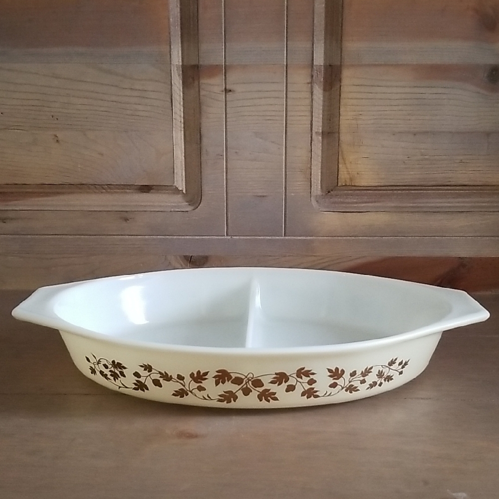 Vintage Pyrex Golden Acorn Divided Serving Dish
